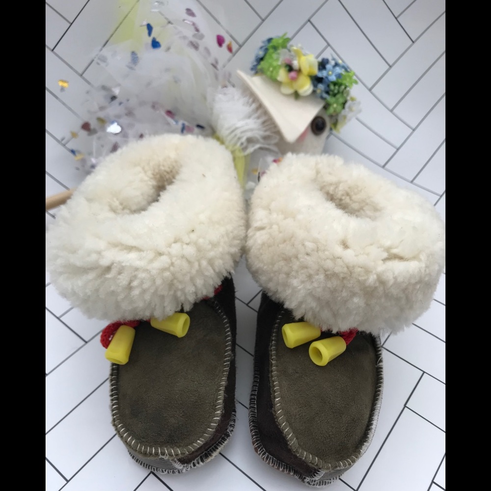 🧡Handmade🧡Winter Baby Booties - Picture 2 of 5